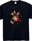 ニコラエス・ファン・ヴェレンダール-クリスタルの花瓶に咲く花束 / 半袖クルーネックTシャツ